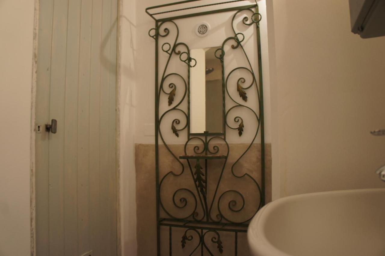 La Chambre D'Hote Lourmarin Bagian luar foto